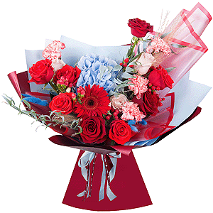 Blue/purple hydrangea - 1, Pink carnation - 7, Red rose 50 cm - 9, Rose Cream 50 cm - 4, Gerbera red - 1, Hypericum, Ruscus italian, Dried flowers in assortment, Wrapping Paper