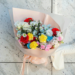 Red rose Nina 50 cm - 7, lisianthus - 2, Chrysanthemum spray Bacardi dyed blue - 4, Pink spray carnation - 6, Carnation white, cream - 7, Pink Matthiola - 1, Eucalyptus parvifolia (1 pc.), Wrapping Paper