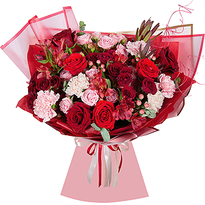 Carnation white, cream - 5, Bright pink spray rose mix, 50 cm - 5, Red rose 50 cm - 11, Alstromeria Red, Bright Pink - 7, Spray rose: red 50 cm - 4, Pink carnation - 6, Leukodendron, Hypericum, Eucalyptus Cinerea, Dried flowers in assortment, Wrapping Paper, Ribbon