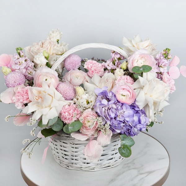 Momoko Chrysanthemum - 3, Peony style roses - 7, Ranunculus Pink - 5, Matthiola Lilac - 3, lisianthus - 2, Pink carnation - 9, Medium Basket, Oasis, Limonium (1 pc.), Dried flowers in assortment, Eucalyptus