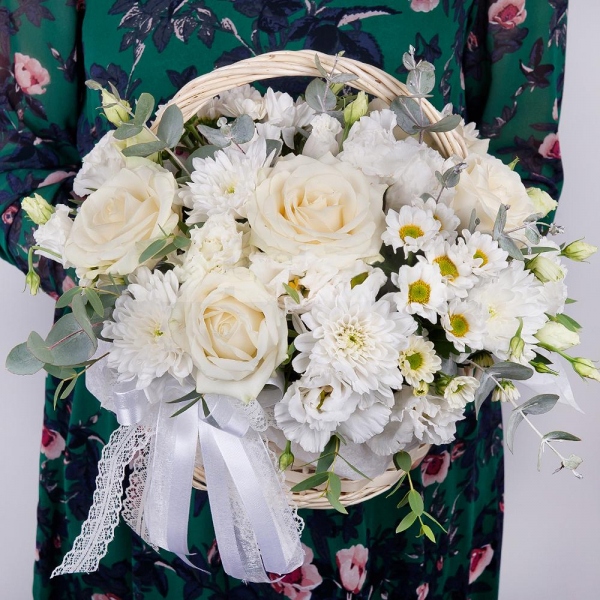 White rose 50 cm - 9, Santini White Spray Chrysanthemum - 2, lisianthus - 3, Baltica White Spray Chrysanthemum - 2, Small Basket, Oasis, Eucalyptus Cinerea, Ribbon
