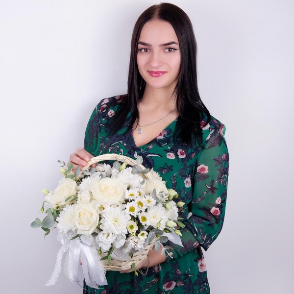 White rose 50 cm - 9, Santini White Spray Chrysanthemum - 2, lisianthus - 3, Baltica White Spray Chrysanthemum - 2, Small Basket, Oasis, Eucalyptus Cinerea, Ribbon