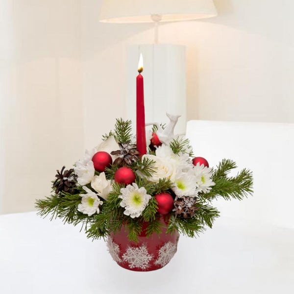 White rose 50 cm - 5, Baltica White Spray Chrysanthemum - 2, Spruce branches (1pc.), Oasis, Ceramic pot, Christmas decor (set), Candle