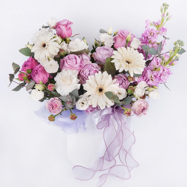 Gerbera white - 5, Pink Matthiola - 2, Spray peony rose Lavander, 50 cm - 4, Pink rose 50 cm - 7, Carnation white, cream - 7, lisianthus - 3, Round flower box small , Oasis, Wrapping Paper, Eucalyptus