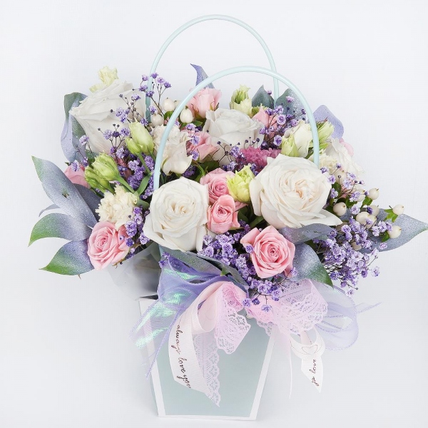 White rose 50 cm - 6, Bright pink spray rose mix, 50 cm - 3, Colored gypsophila - 1, lisianthus - 1, Flower bag, Oasis, Ribbon, Hypericum, Ruscus