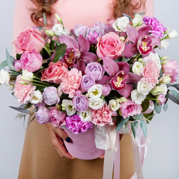 Pink rose 50 cm - 11, Spray peony rose Lavander, 50 cm - 3, lisianthus - 3, Lilac carnation - 5, Pink Cymbidium Orchid Bud - 3, Pink carnation - 7, Round flower box small , Oasis, Wrapping Paper, Eucalyptus Cinerea, Flask for orchids