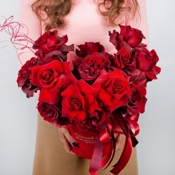 Rose Red 50 cm Ecuador - 19, Round flower box small , Oasis, Wrapping Paper, Ribbon, Dried flowers in assortment