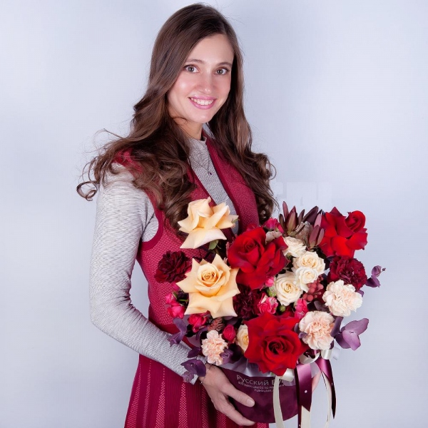 Rose Red 50 cm Ecuador - 4, Cream Rose 50 cm Ecuador (Creme Caramel) - 3, Spray rose: white, cream, light pink 50 cm - 2, Carnation white, cream - 4, Spray rose: red 50 cm - 2, Carnation red - 4, Round flower box small , Oasis, Eucalyptus Cinerea, Leukodendron, Brunia Green Lanuginosa (1 pc.), Wrapping Paper