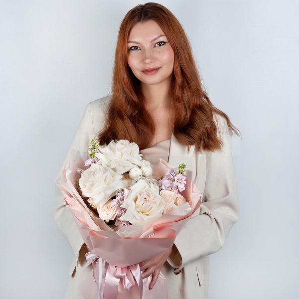 Peony style roses - 11, Peony sprayrose - 3, Matthiola Lilac - 3, Newton White Spray Chrysanthemum - 2, Limonium (1 pc.), Wrapping Paper