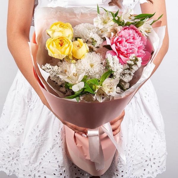 Peony pink - 1, Alstromeria white, soft pink - 4, Spray peony rose  - 1, Baltica White Spray Chrysanthemum - 1, White statice, Wrapping Paper