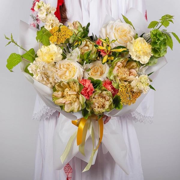 Rose Veggie 50 cm - 5, Rose Yellow 50 cm Ecuador (Mohana, Latina, Brighton) - 3, Yellow carnation - 7, White Matthiola - 3, Alstromeria white, soft pink - 4, Pink carnation - 8, Veronica spray, Moluccella, Pittosporum,  Raspberry branch, Wrapping Paper