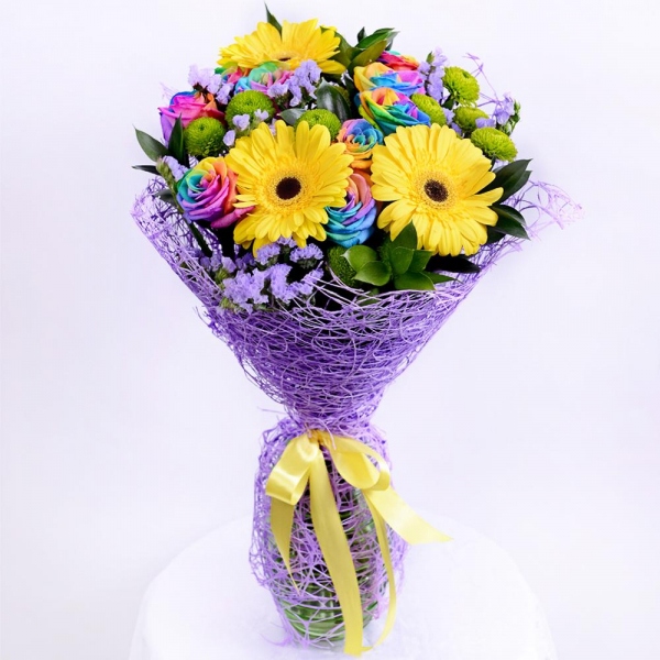Rainbow rose - 13, Athos pom Feeling Green - 4, Gerbera yellow - 4, Blue Statice, Ruscus, Sisal, Ribbon