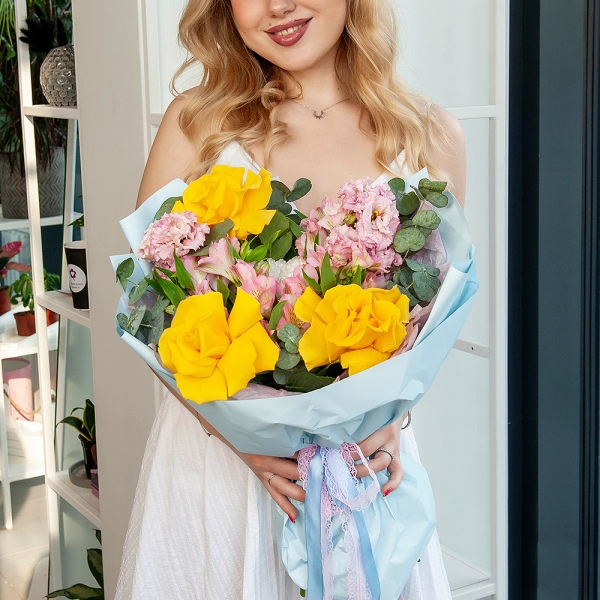 Rose Yellow 50 cm Ecuador (Mohana, Latina, Brighton) - 5, Alstromeria white, soft pink - 5, Baltica White Spray Chrysanthemum - 1, Pink Lisianthus (Eustoma) - 2, Eucalyptus, Wrapping Paper
