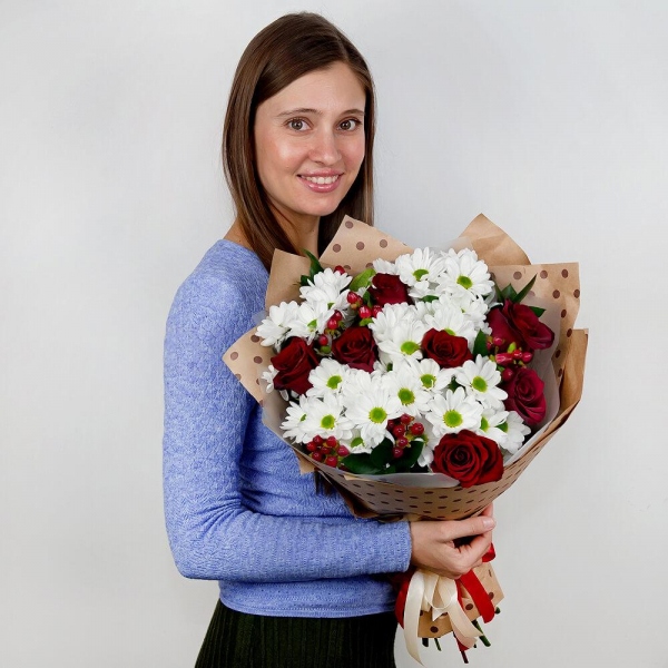 Bacardi White Spray Chrysanthemum - 6, Red rose 50 cm - 9, Hypericum, Ruscus, Wrapping Paper, Ribbon