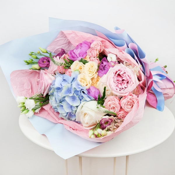 Blue/purple hydrangea - 1, Peony rose pink 'OHara' - 4, Peony pink - 5, Spray rose: white, cream, light pink 50 cm - 4, lisianthus - 3, Pink Lisianthus (Eustoma) - 2, Peony style roses - 3, Veronica spray, Wrapping Paper