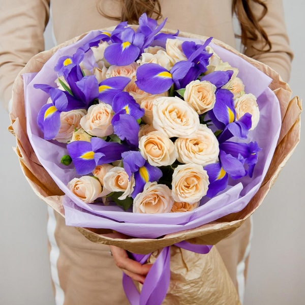 Spray rose: white, cream, light pink 50 cm - 10, Irises - 9, Wrapping Paper