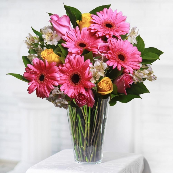 Pink rose 50 cm - 7, Yellow rose 50 cm - 7, Gerbera pink - 7, Alstromeria white, soft pink - 8, Salal, Sisal, Ribbon