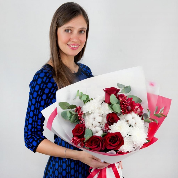 Baltica White Spray Chrysanthemum - 5, Red rose 50 cm - 7, Alstromeria Red, Bright Pink - 4, Cotton bud, Eucalyptus Cinerea, Decorative element medium, Wrapping Paper, Ribbon