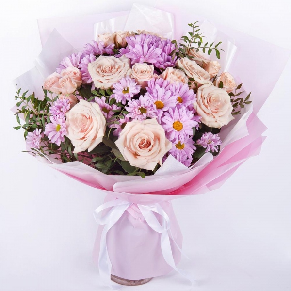 Rose Cream 50 cm - 9, Spray rose: white, cream, light pink 50 cm - 4, Bacardi Pink Spray Chrysanthemum - 4, Pistachio, Wrapping Paper