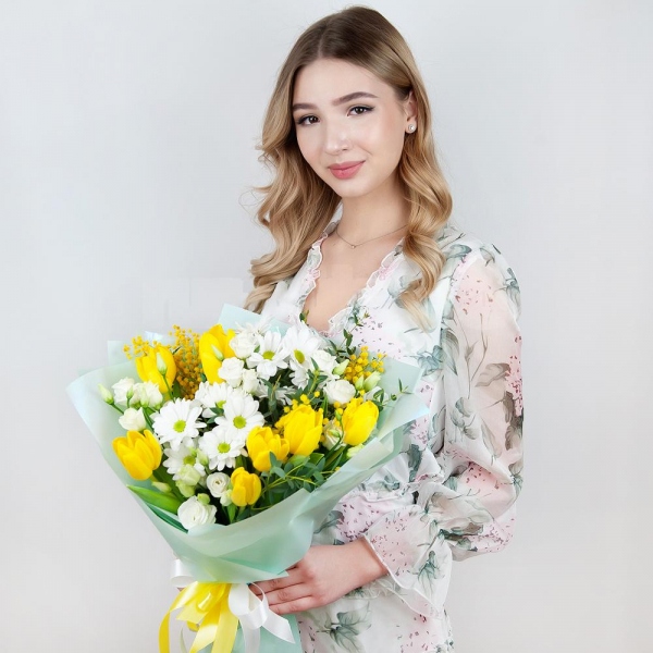 Bacardi White Spray Chrysanthemum - 3, lisianthus - 3, Yellow tulip - 9, Mimosa - 2, Eucalyptus parvifolia (1 pc.), Wrapping Paper