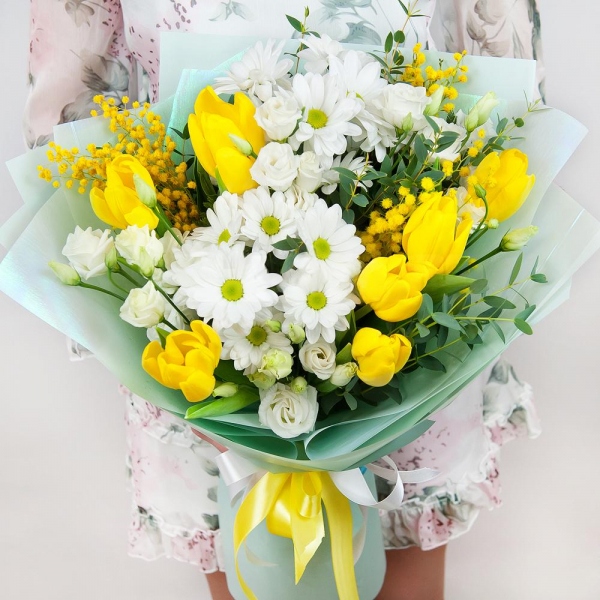 Bacardi White Spray Chrysanthemum - 3, lisianthus - 4, Yellow tulip - 13, Mimosa - 2, Eucalyptus parvifolia (1 pc.), Wrapping Paper