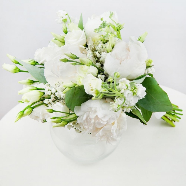 Peony white - 5, lisianthus - 5, White Matthiola - 5, Gypsophila - 3, Eucalyptus Cinerea, Ribbon