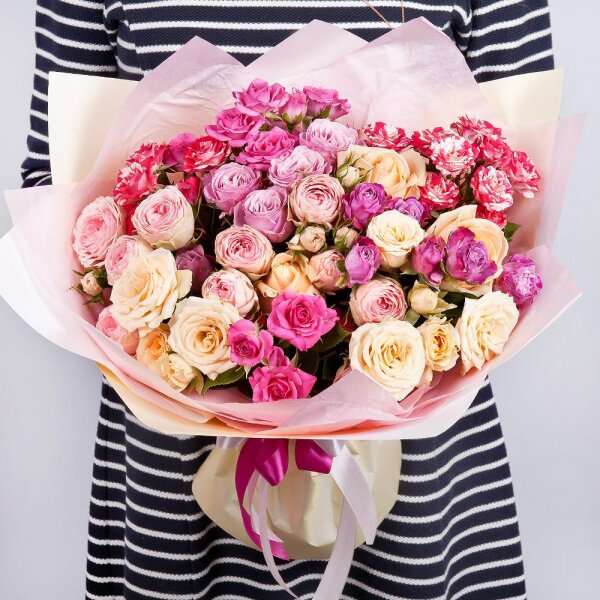 Rose Cream 50 cm - 7, Spray rose: white, cream, light pink 50 cm - 8, Peony sprayrose - 4, Wrapping Paper
