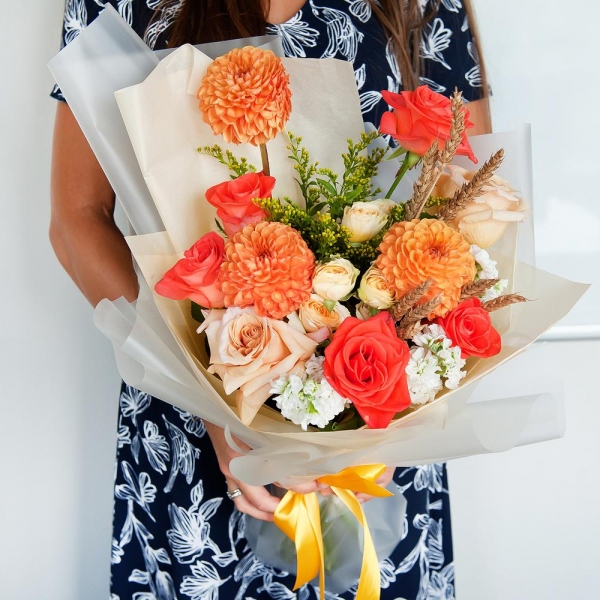 Orange Dahlia - 3, Pink rose 50 cm - 6, White Matthiola - 4, Rose Cream 50 cm - 4, Spray rose: white, cream, light pink 50 cm - 1, Solidago (1 pc.), Dried flowers in assortment, Wrapping Paper, Topper (for flowers)