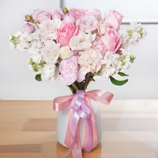 Pink rose 50 cm - 7, Carnation white, cream - 7, Spray peony rose Lavander, 50 cm - 2, White Matthiola - 5, lisianthus - 1, Pink Lisianthus (Eustoma) - 2, Ribbon