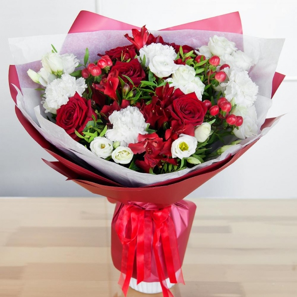 Red rose 50 cm - 9, lisianthus - 3, Alstromeria Red, Bright Pink - 4, Carnation white, cream - 8, Hypericum, Pistachio, Wrapping Paper