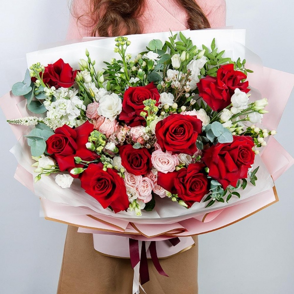 Rose Red 50 cm Ecuador - 13, Peony sprayrose - 5, White spray carnation - 8, White Matthiola - 7, lisianthus - 8, Hypericum, Waxflower (1 pc.), Veronica spray, Pistachio, Eucalyptus Cinerea, Wrapping Paper