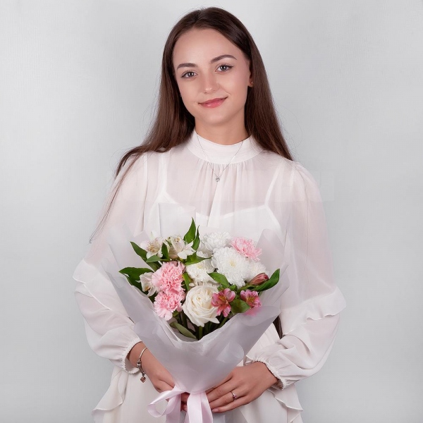White rose 50 cm - 3, Alstromeria white, soft pink - 4, Baltica White Spray Chrysanthemum - 1, Pink carnation - 3, Wrapping Paper
