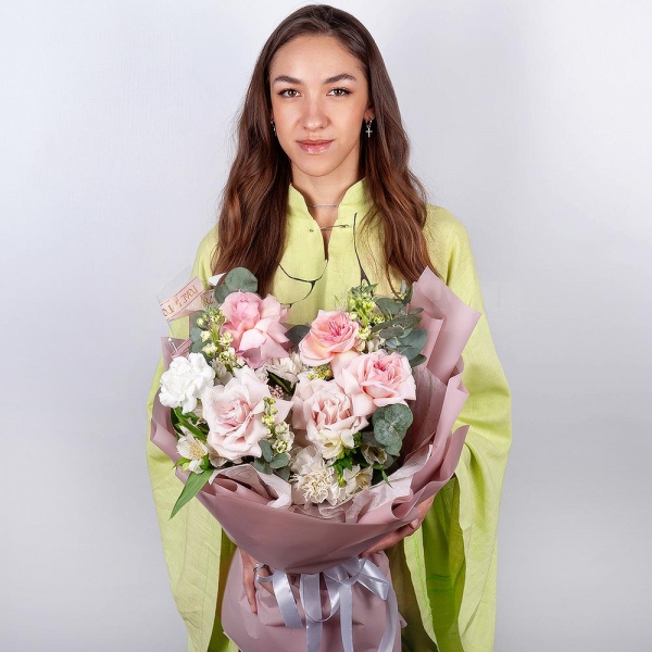 Rose Cream 50 cm - 2, Peony rose pink 'OHara' - 3, White Matthiola - 3, Alstromeria white, soft pink - 4, Carnation white, cream - 11, Baltica White Spray Chrysanthemum - 1, Ozotamnus, Eucalyptus, Wrapping Paper